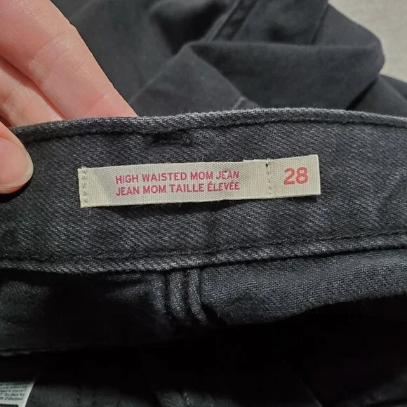 LEVI'S High Waisted Mom Jean Tapered Leg Stretch Distressed Black Women 28 x 28" - Picture 9 of 16